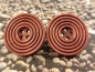 Preview: braune Rillen Holzknopf Ohrstecker Natur Button